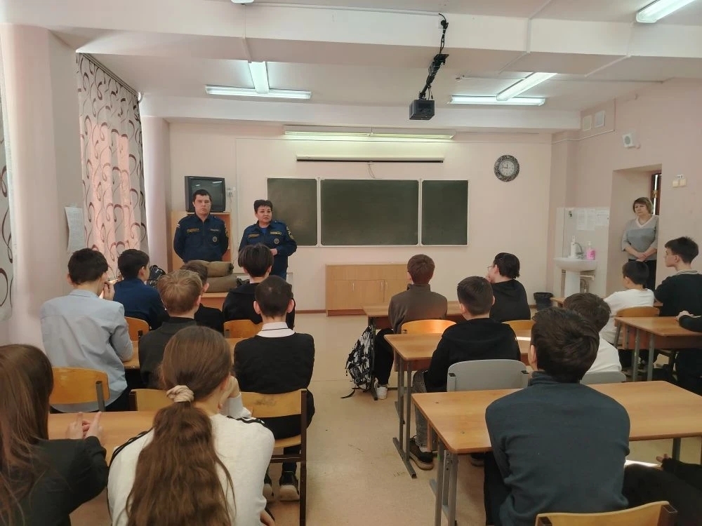 Продолжаются уроки мужества в учебных заведениях Самарской области