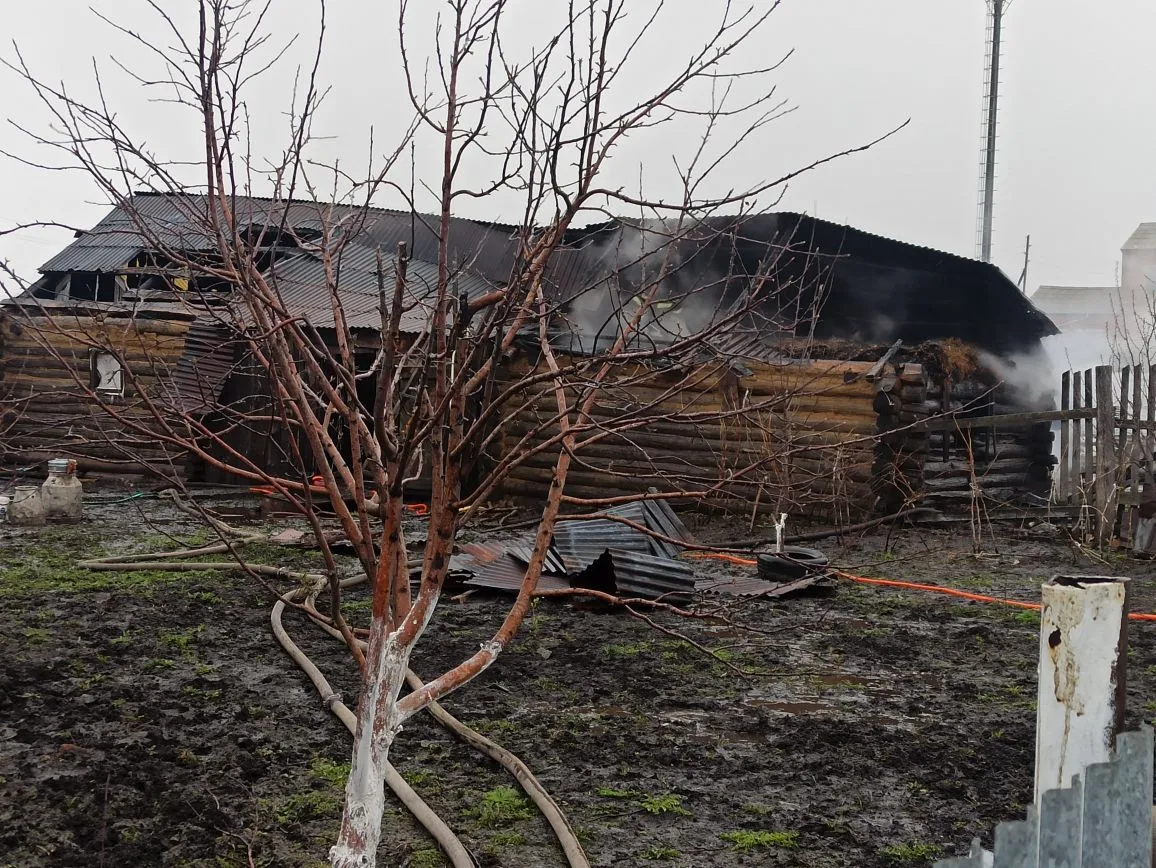 В Кошкинском районе загорелся сарай