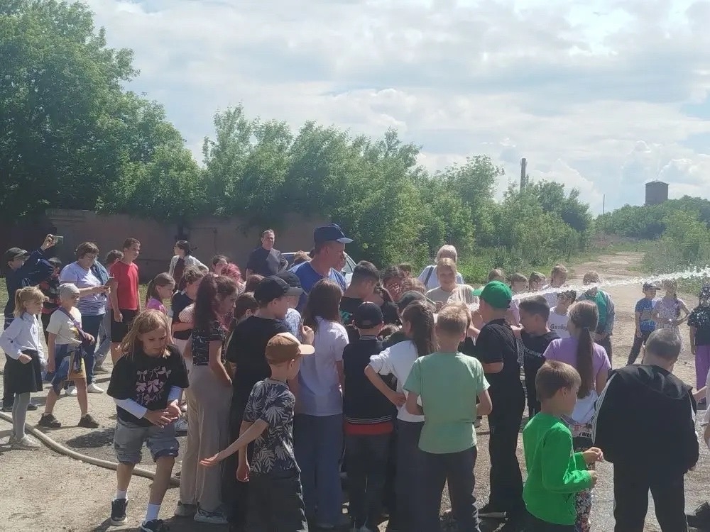Познавательную экскурсию для детей провели кинель-черкасские огнеборцы 