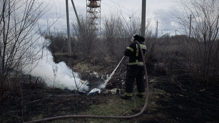Все выходные в Безенчукском районе горела трава!
