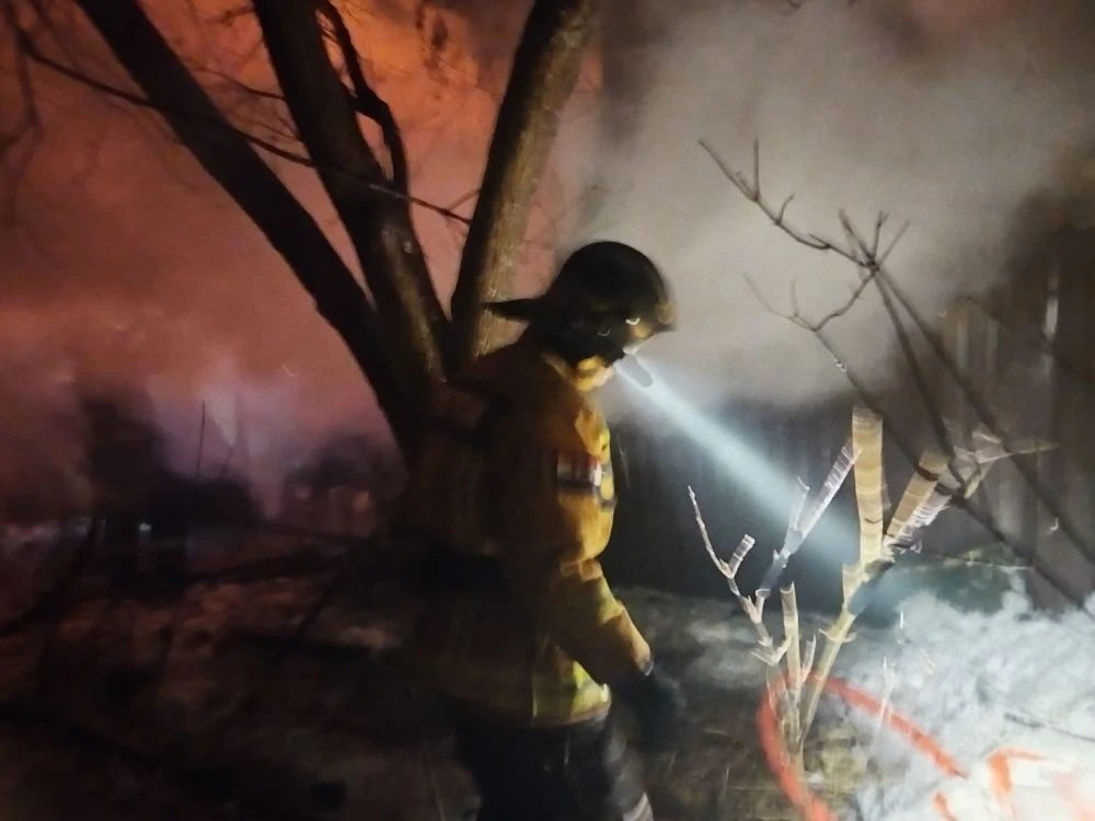 Волжские огнеборцы работали на ликвидации пожара ранга 1- БИС