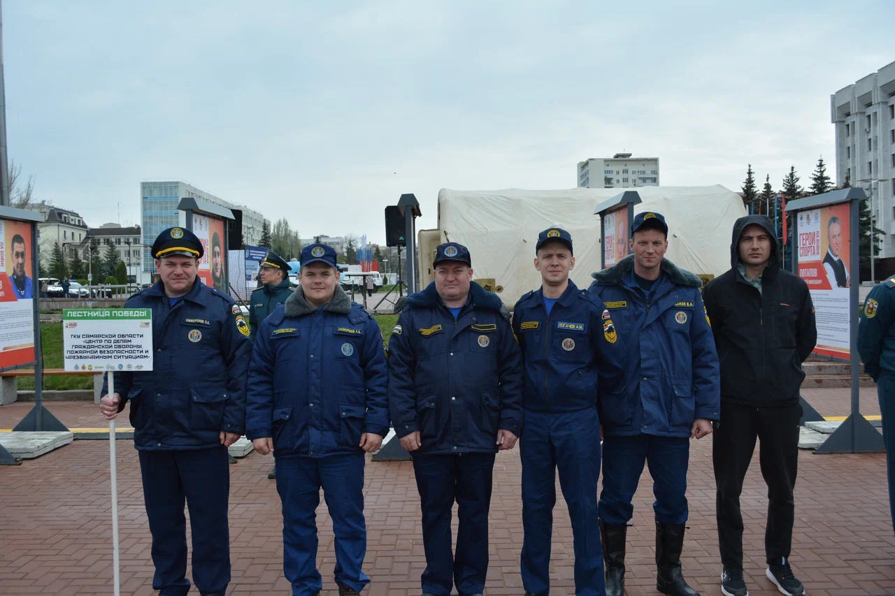 В честь 81‑й годовщины Победы и Дня пожарной охраны России в Самаре прошло торжественное мероприятие – «Лестница Победы»