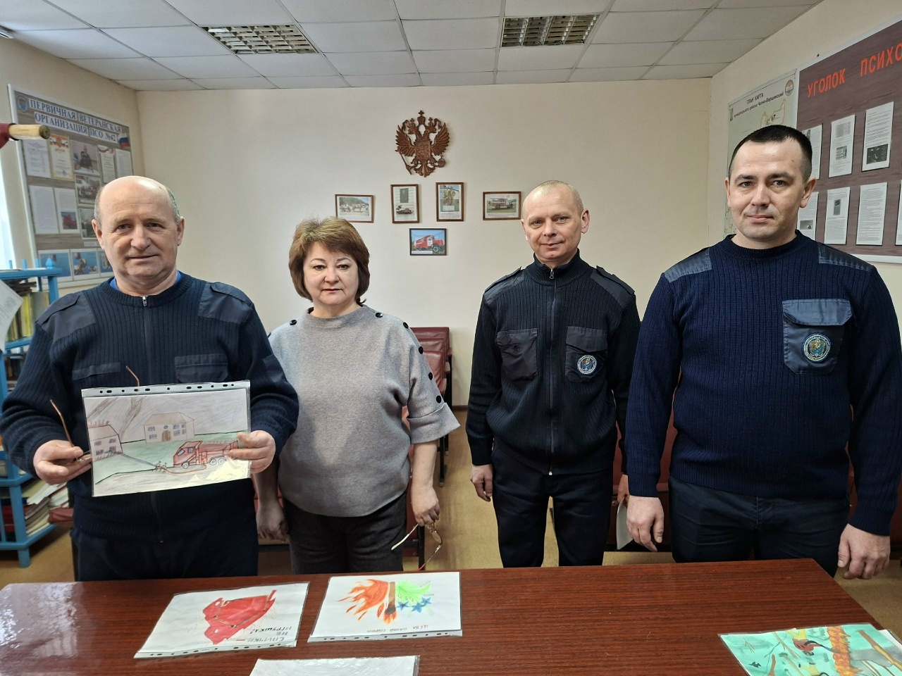 Первый этап регионального конкурса детского рисунка «Мои родители работают в пожарно‑спасательном подразделении» успешно прошёл и в пожарно‑спасательном отряде № 42