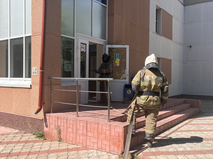 В Ставропольском районе прошли занятия по решению пожарно-тактических задач в оздоровительном комплексе «Березка»