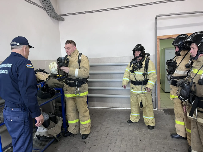 В пожарно‑спасательном отряде № 34 прошли ежеквартальные учения в дымокамере