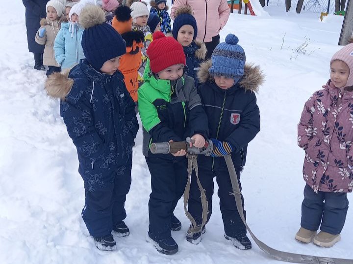 В детском саду «Сказка» Сергиевского района прошла познавательная встреча с пожарными