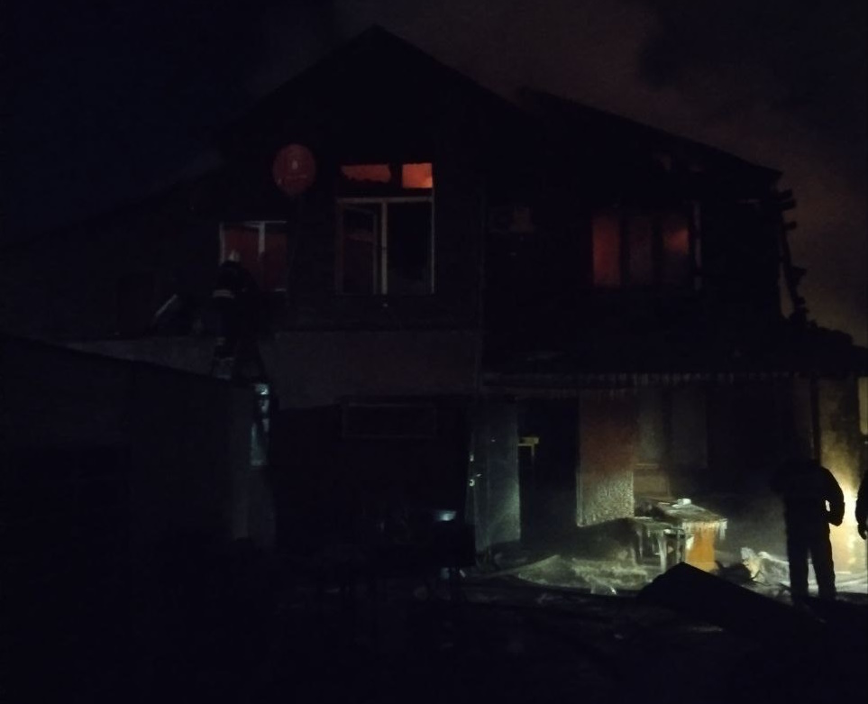 Волжские огнеборцы работали на ликвидации пожара ранга 1-БИС