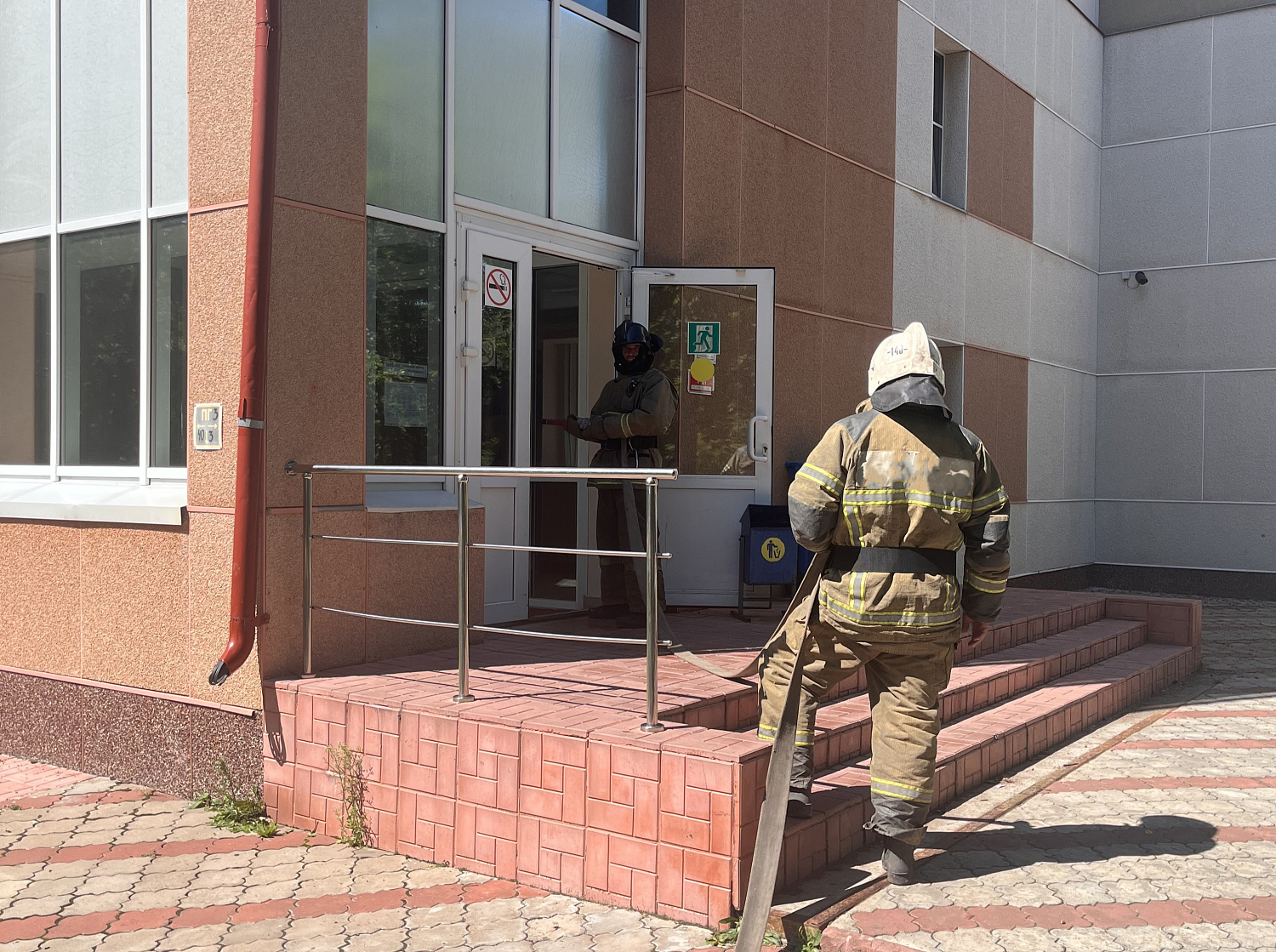 В Ставропольском районе прошли занятия по решению пожарно-тактических задач в оздоровительном комплексе «Березка»