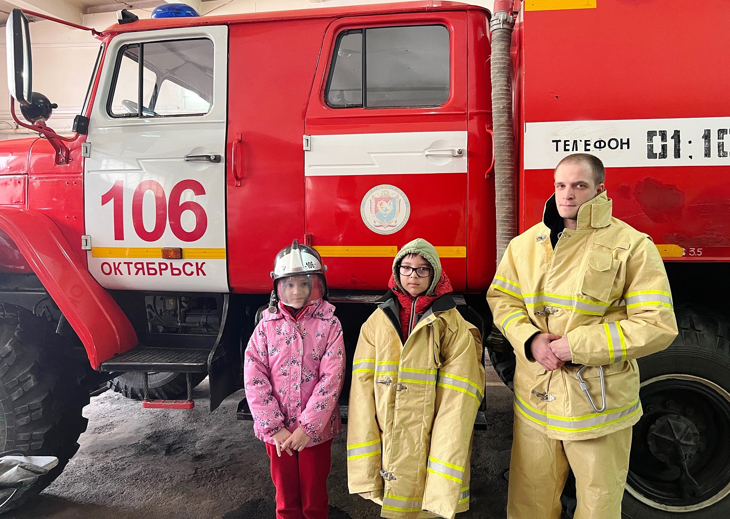 В городском округе Октябрьск школьники познакомились с работой огнеборцев