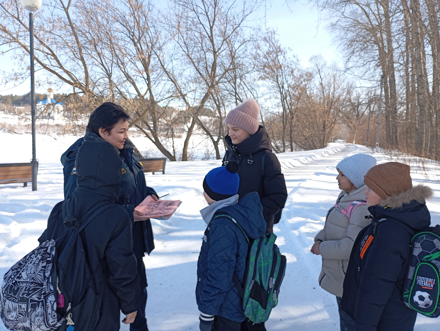 Выход на весенний лёд опасен