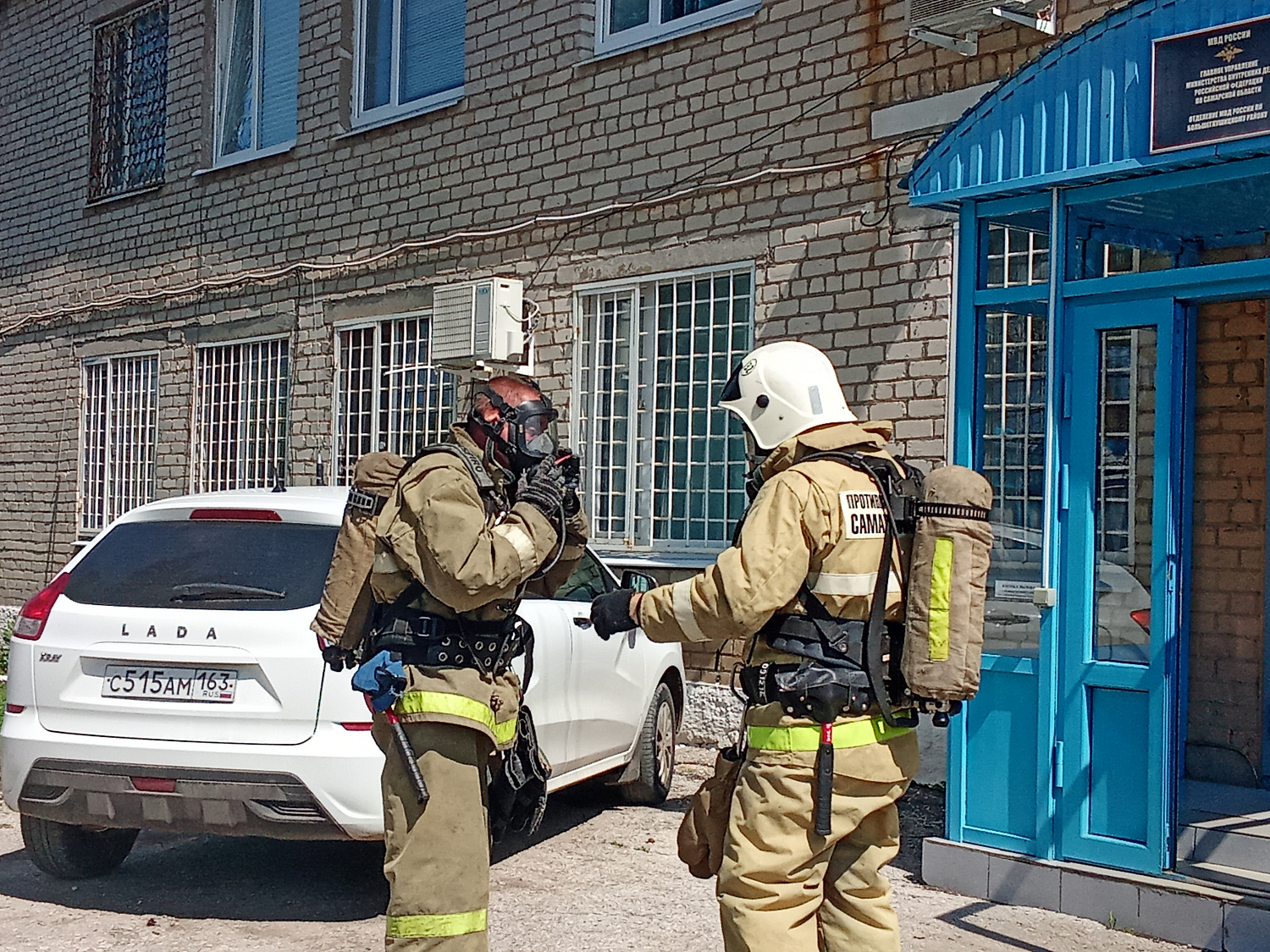 И вновь наши пожарные-спасатели оттачивают навыки ликвидации возгораний