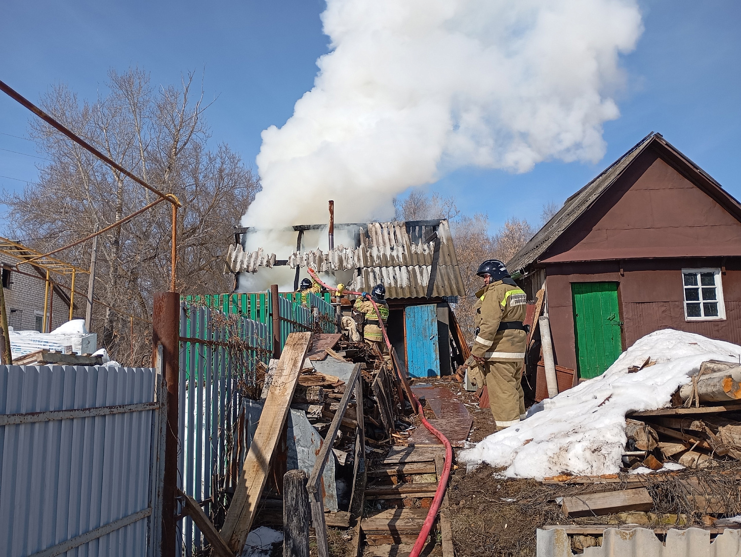 В настоящий момент в Исаклинском районе горит баня