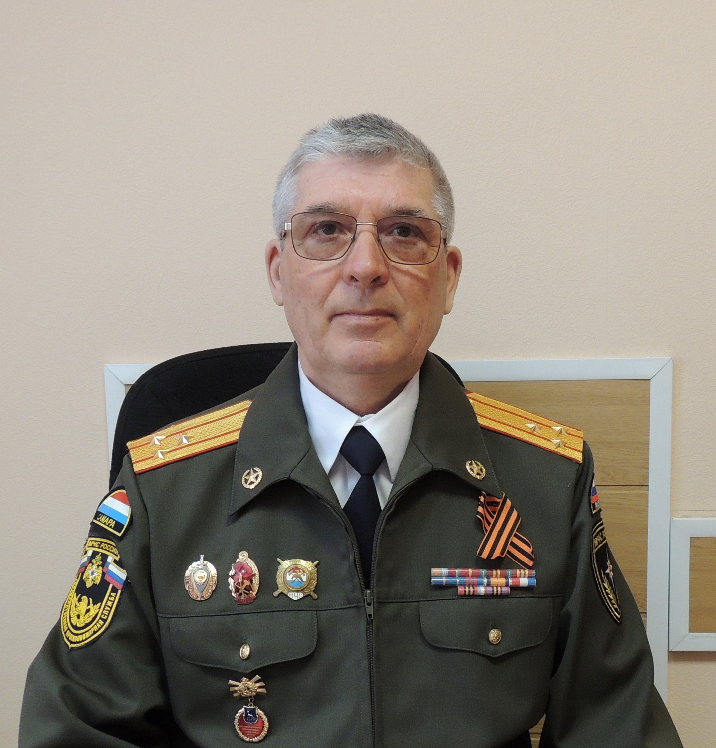 Профессиональный юбилей отмечает начальник 42-го Отряда Виктор Романов