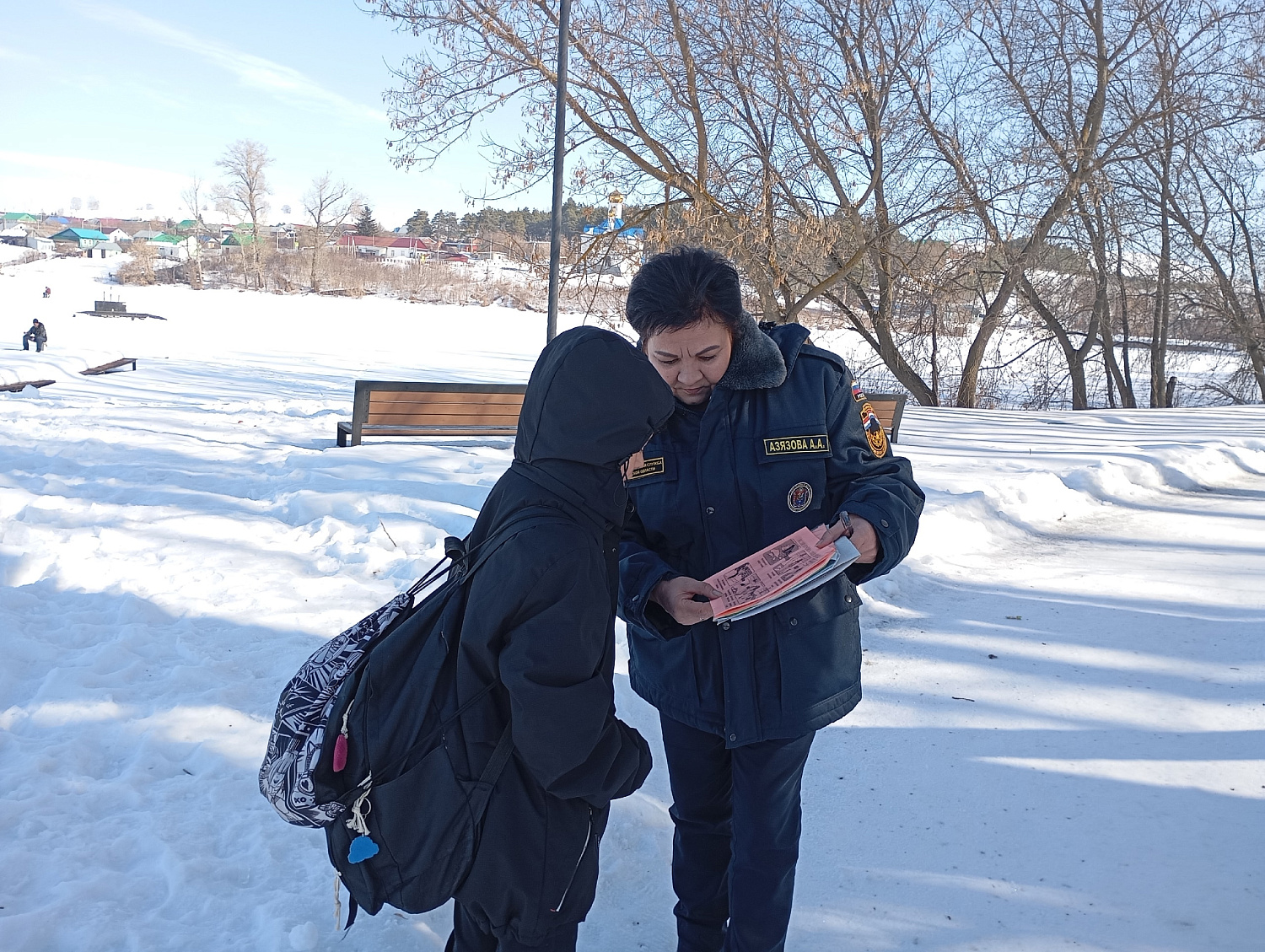 Выход на весенний лёд опасен