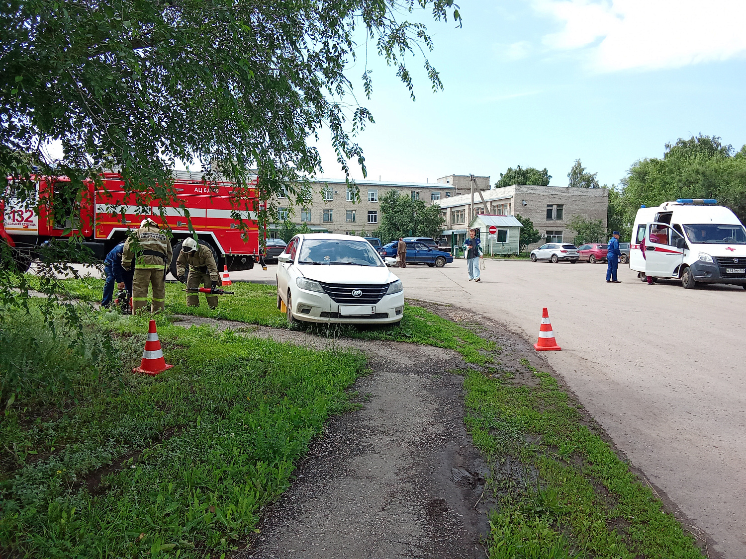 В Большеглушицком районе прошло пожарно-тактическое занятие по ликвидации последствий ДТП