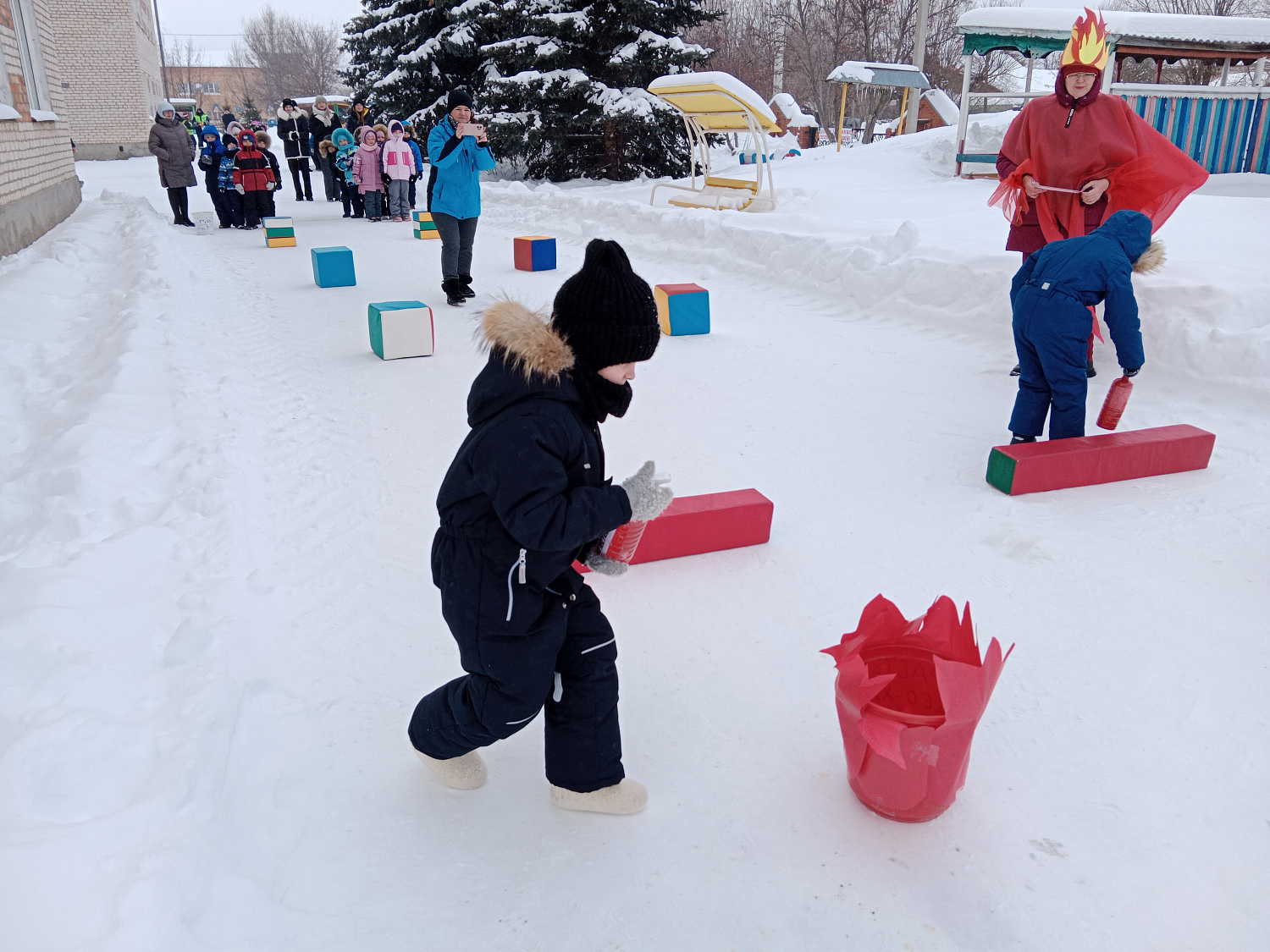 В пестравском детском саду совместно с нашим инструктором прошла военно-патриотическая игра «Зарница»