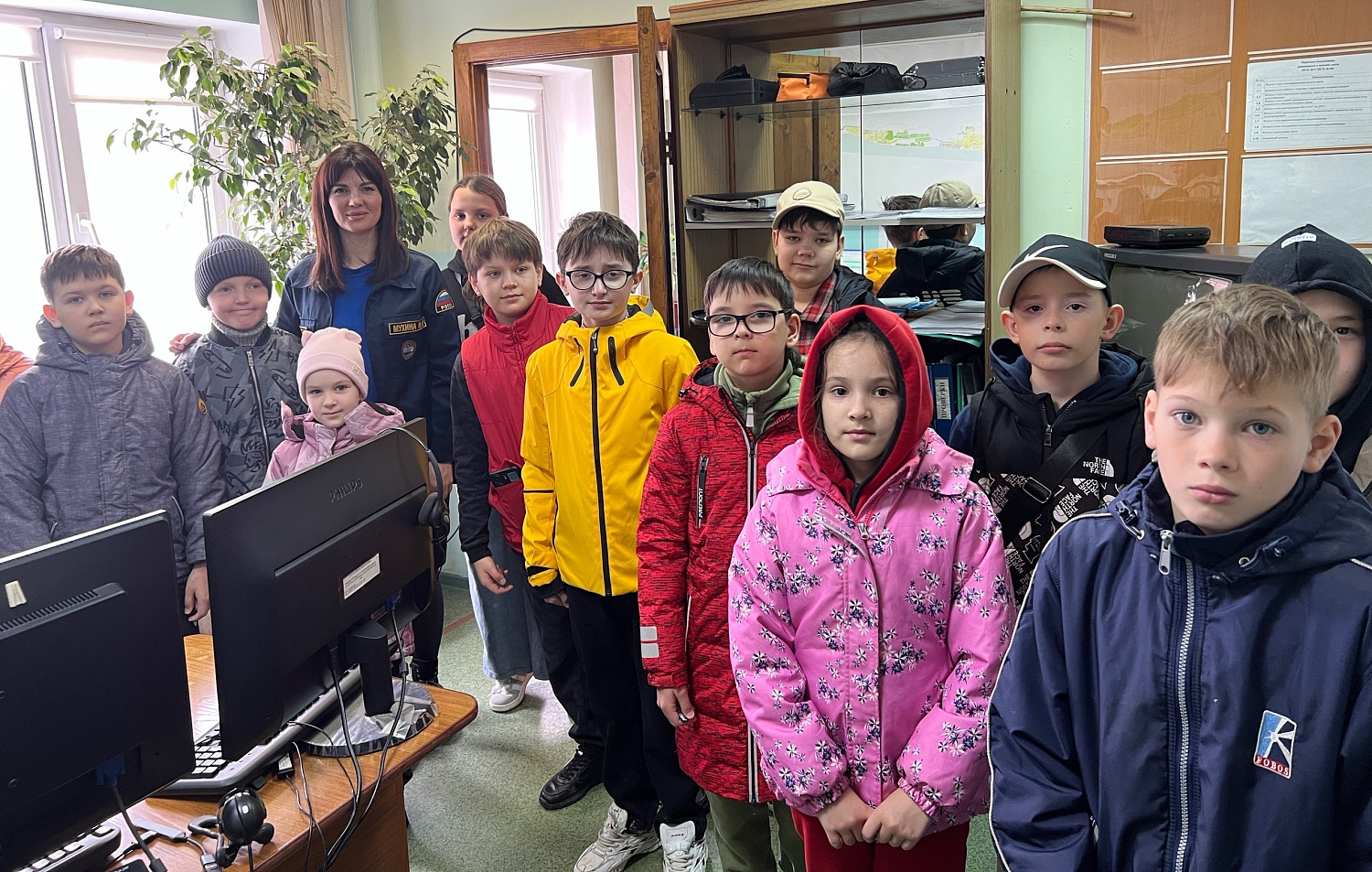 В городском округе Октябрьск школьники познакомились с работой огнеборцев