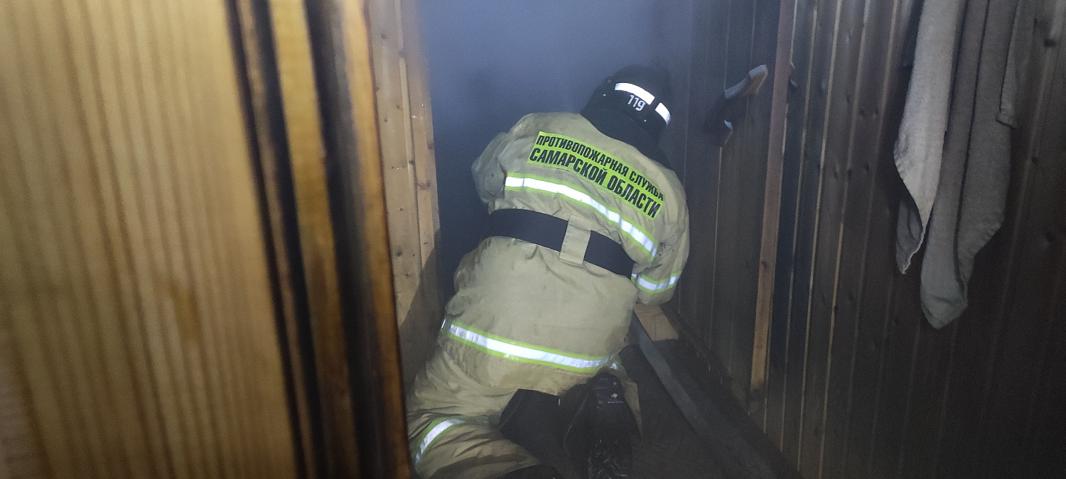 В Клявлинском районе загорелось чердачное помещение бани