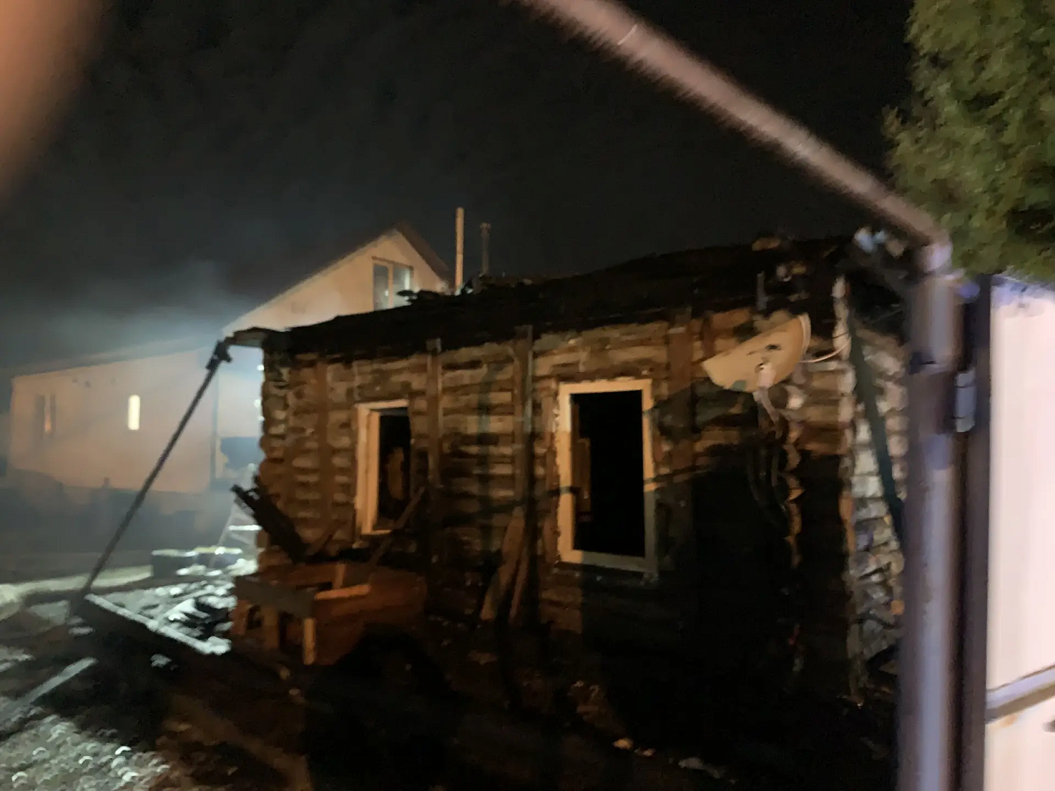 Сегодня ночью в Сергиевском районе наши специалисты ликвидировали возгорание нежилого дома